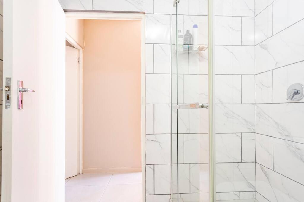 The Cozy Retreat, 2-bedroom In Parklands, * Cidade Do Cabo